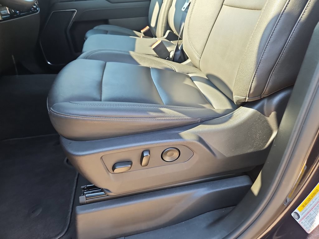 Used 2026 GMC Sierra 1500 SLT AWD/4WD image 15