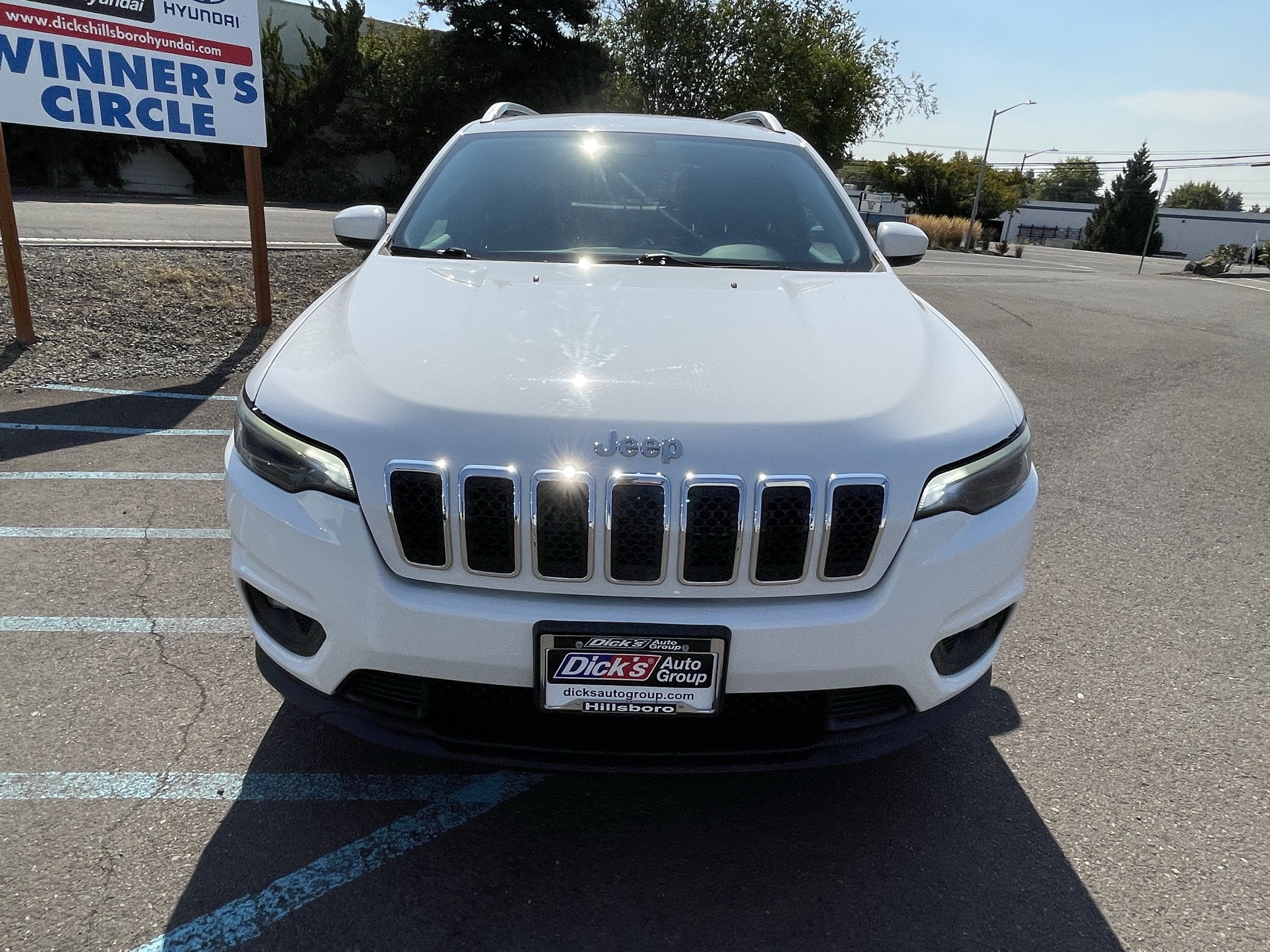 Used 2019 Jeep Cherokee Latitude Plus AWD/4WD image 8