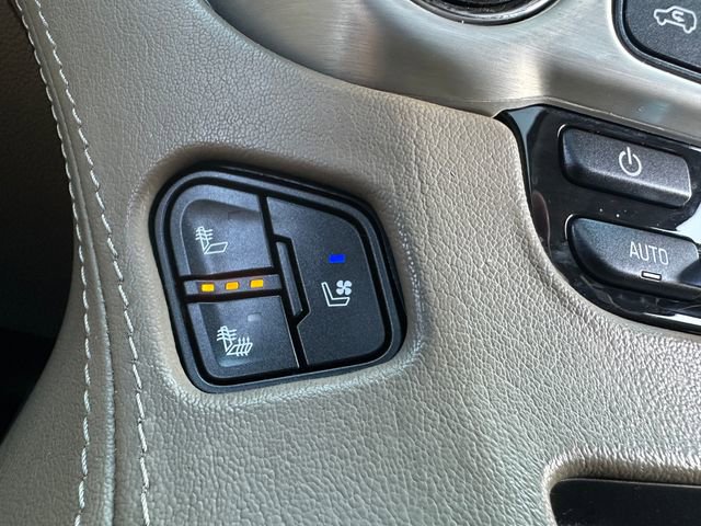 Used 2019 GMC Yukon XL SLT w/ Premium Edition image 30