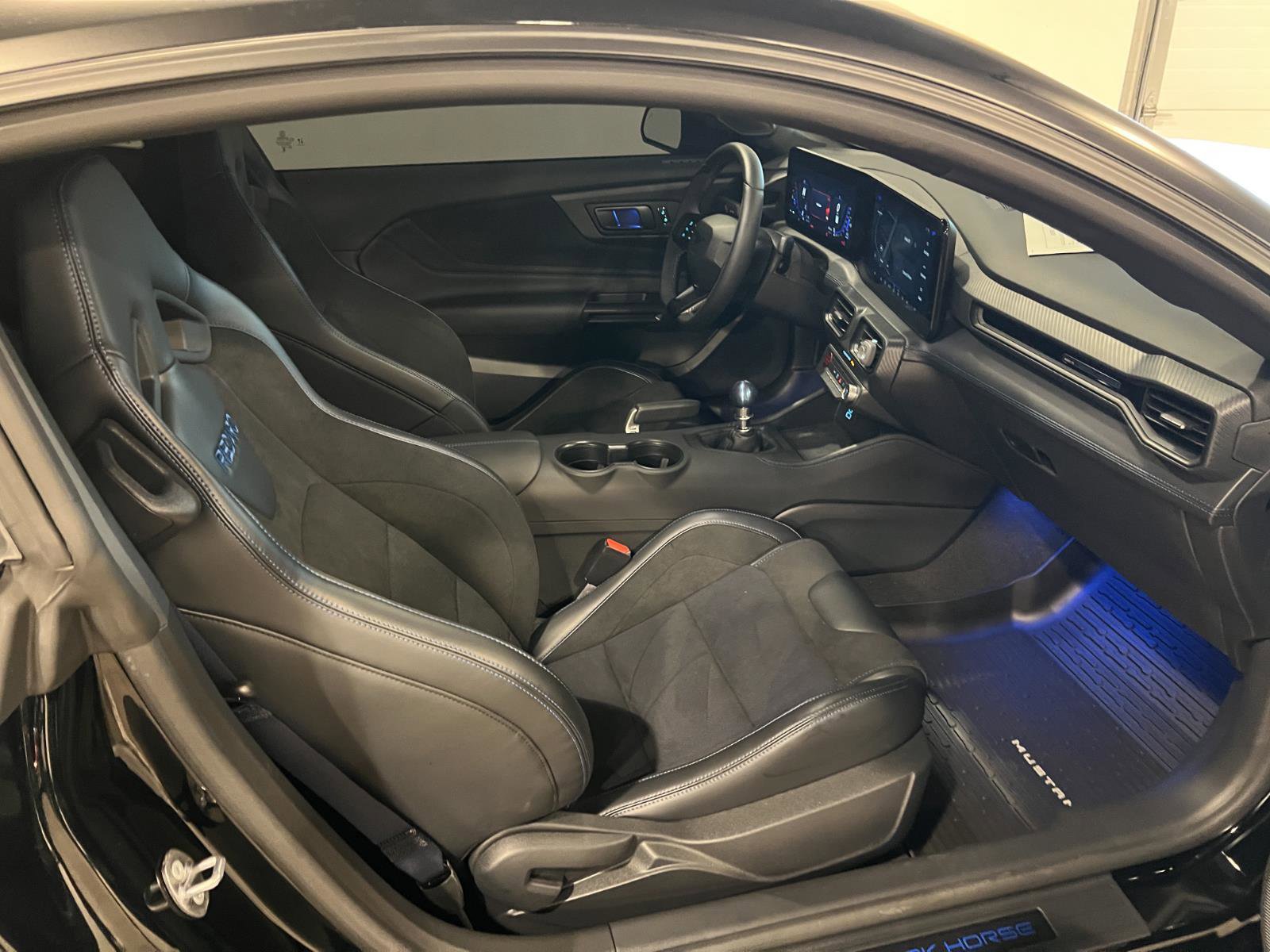 Used 2025 Ford Mustang Dark Horse image 34