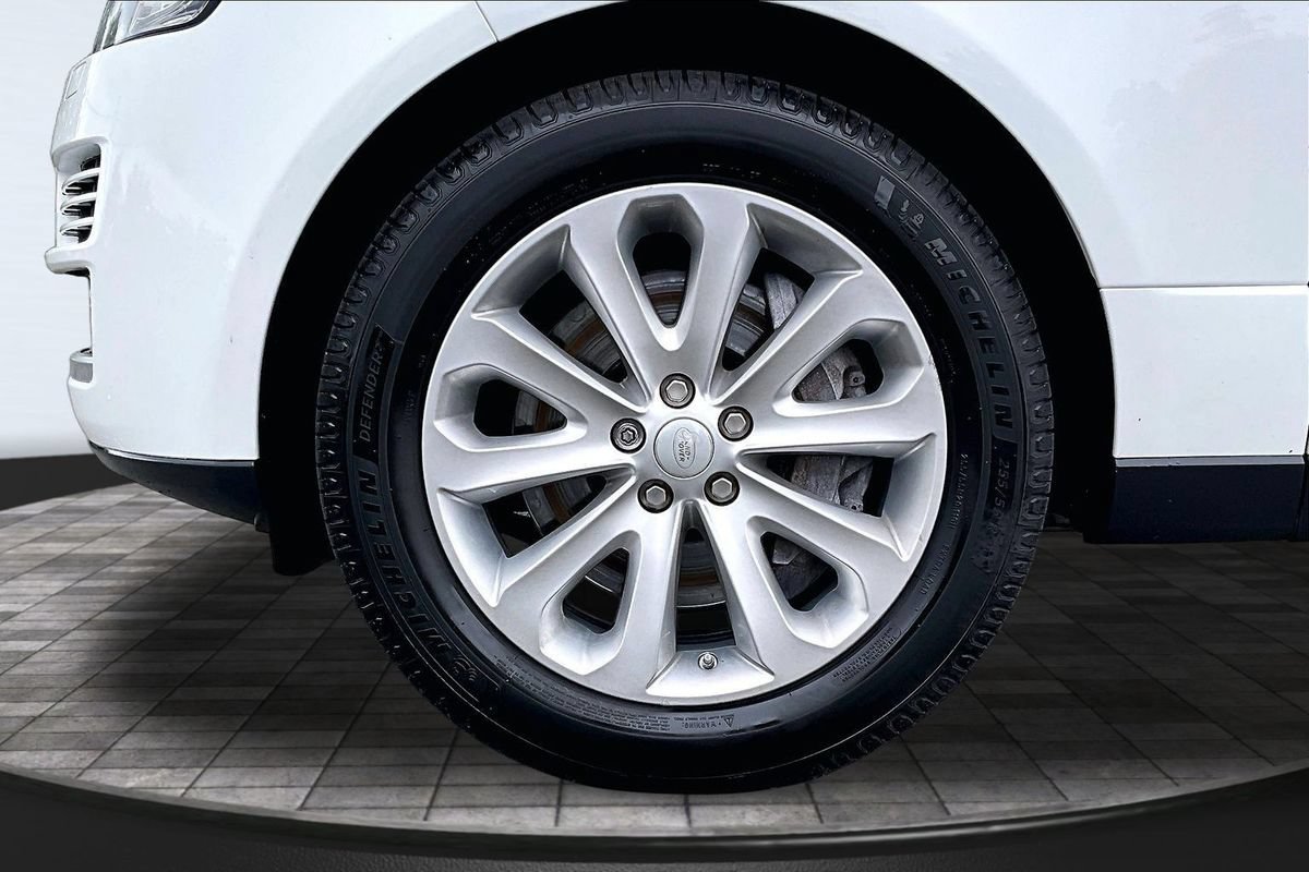 Used 2017 Land Rover Range Rover HSE AWD/4WD image 40