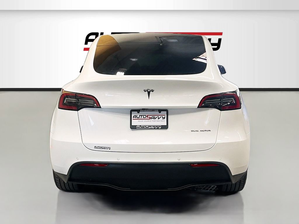 Used 2022 Tesla Model Y Long Range image 6
