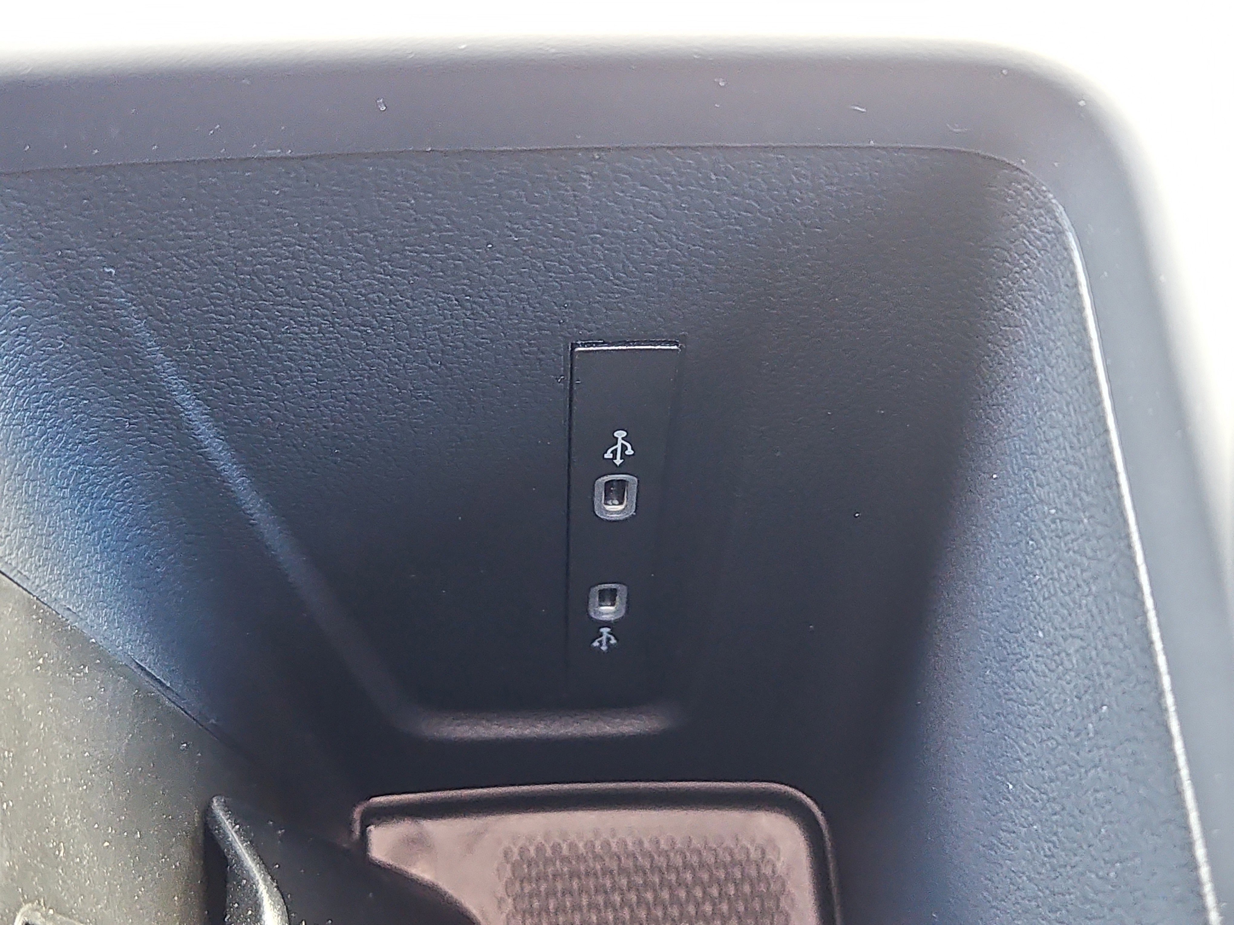 New 2026 Volkswagen Tiguan SE R-Line image 11