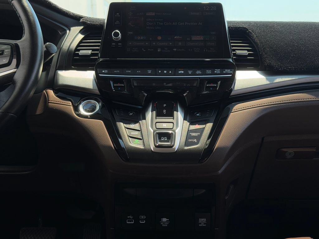 Used 2025 Honda Odyssey Touring image 16