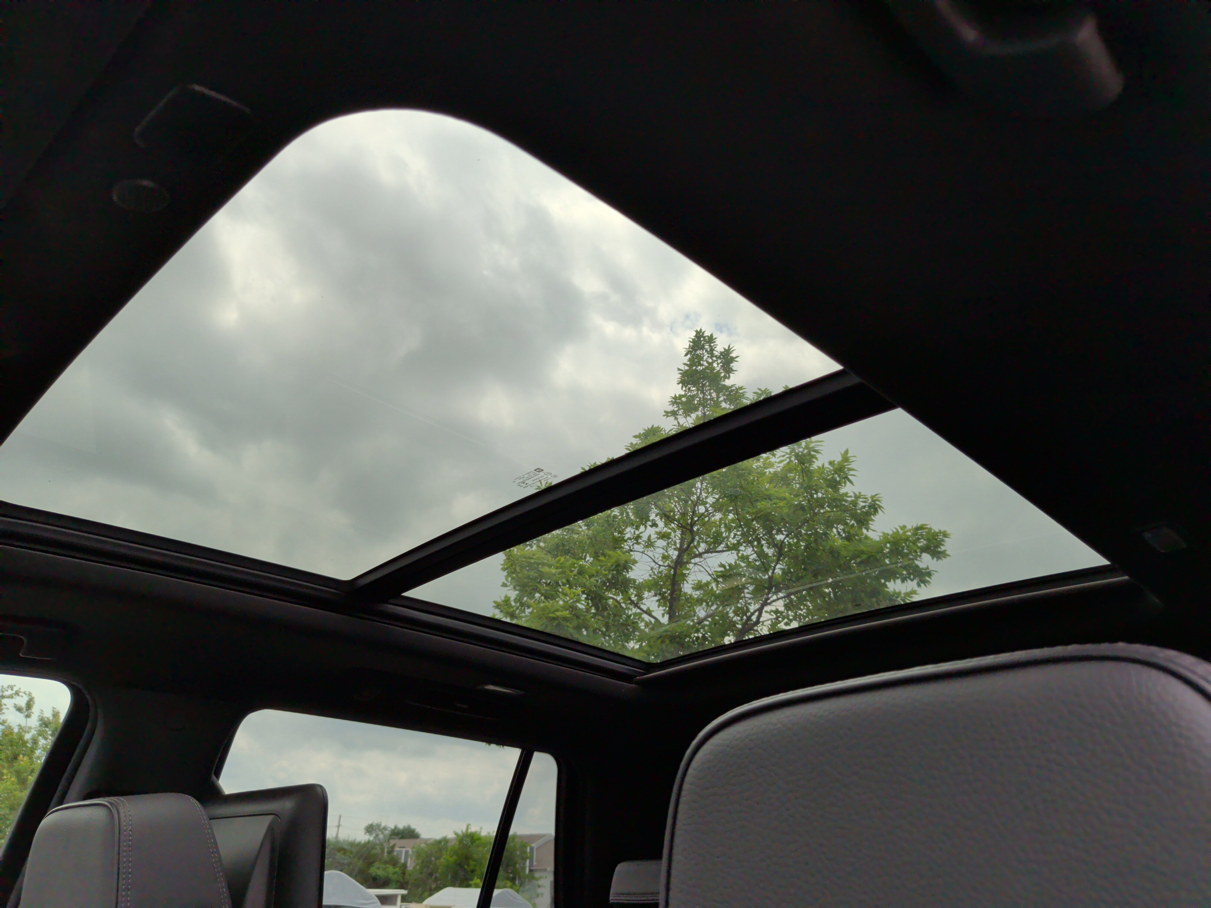 Used 2021 GMC Yukon Denali w/ Denali Premium Package image 31