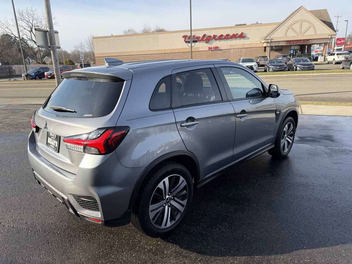Used 2021 Mitsubishi Outlander Sport ES image 5