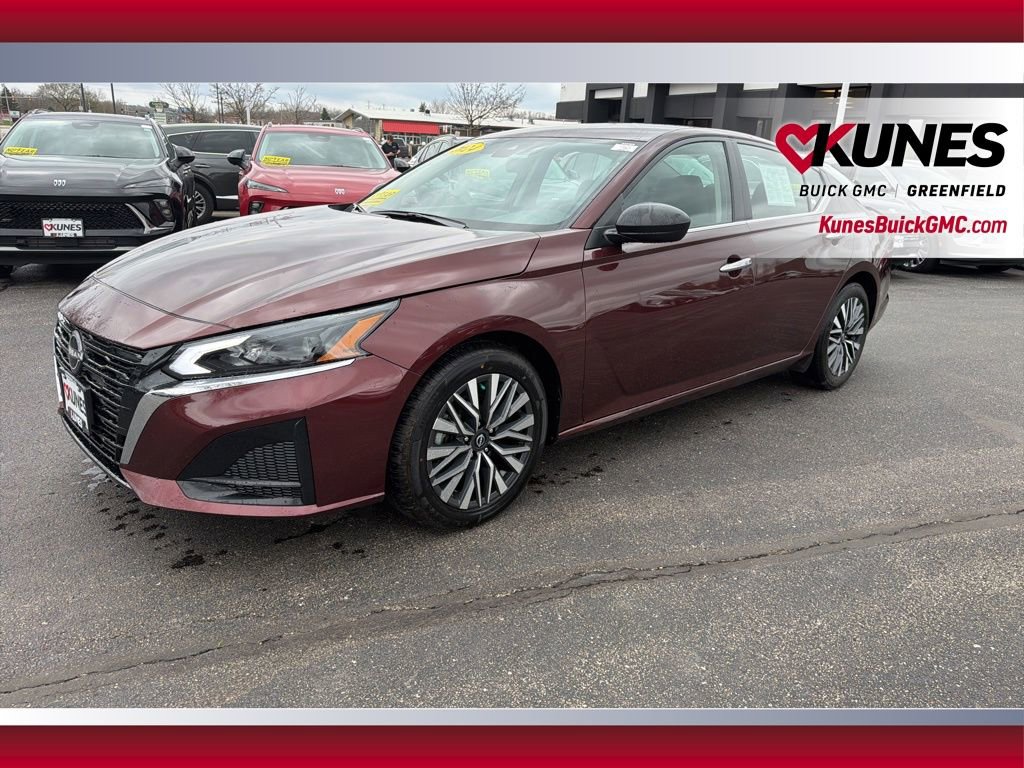 Used 2024 Nissan Altima 2.5 SV image 9