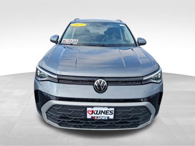 Used 2025 Volkswagen Taos SE image 14