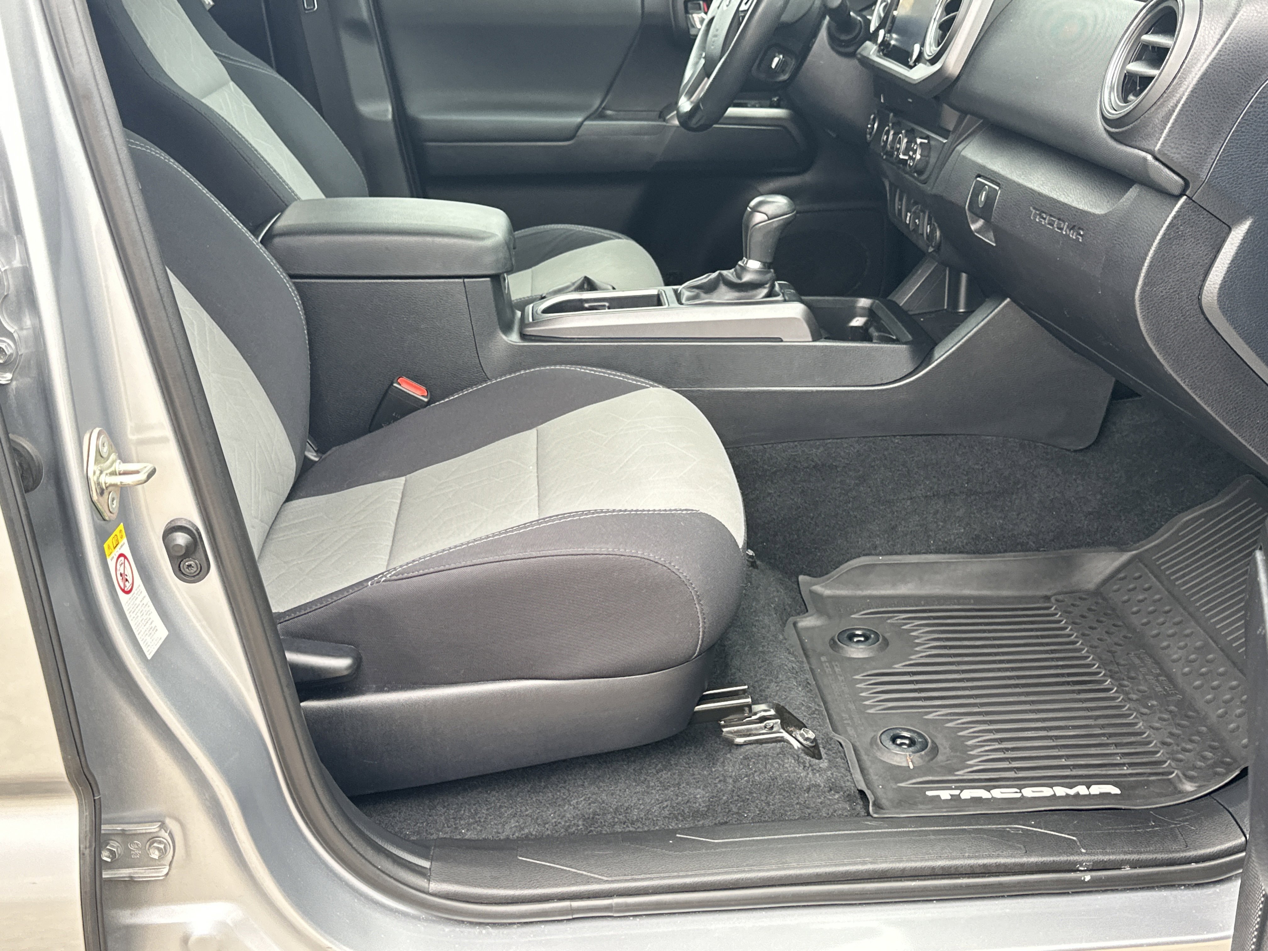 Used 2020 Toyota Tacoma TRD Sport image 13