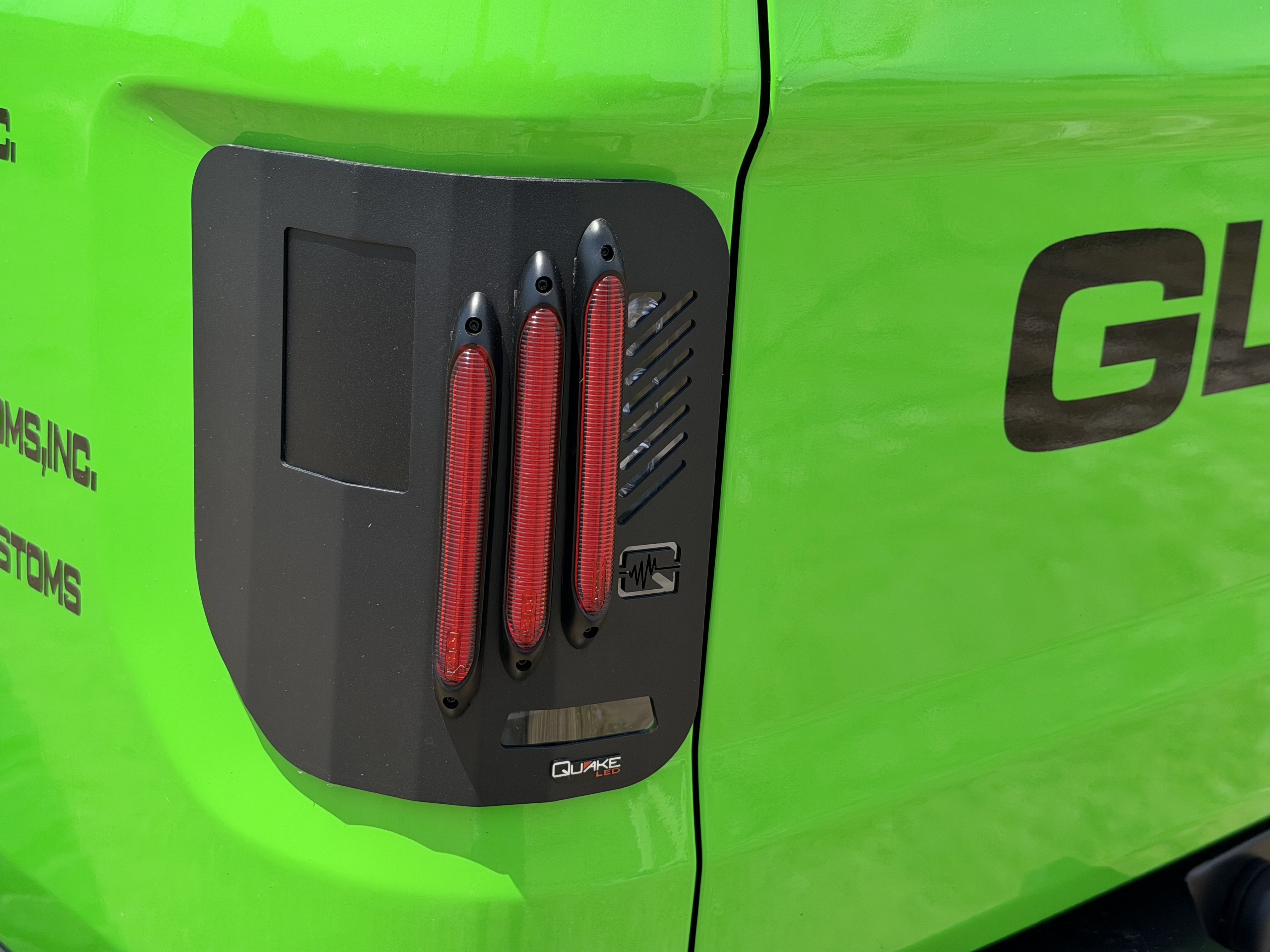 Used 2024 Jeep Gladiator Sport AWD/4WD image 4