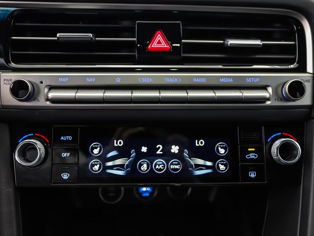 Used 2025 Genesis G70 3.3T Advanced image 18