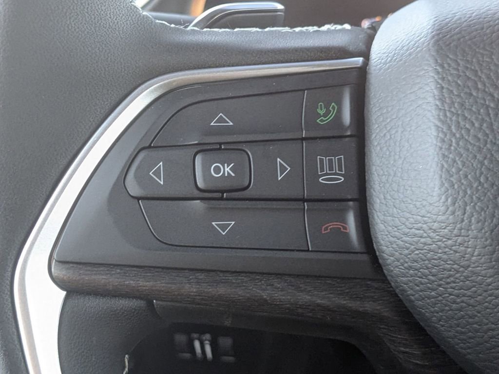 New 2025 Jeep Grand Cherokee Limited w/ Black Appearance Package image 19