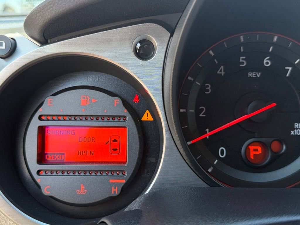 Used 2016 Nissan 370Z Touring image 16