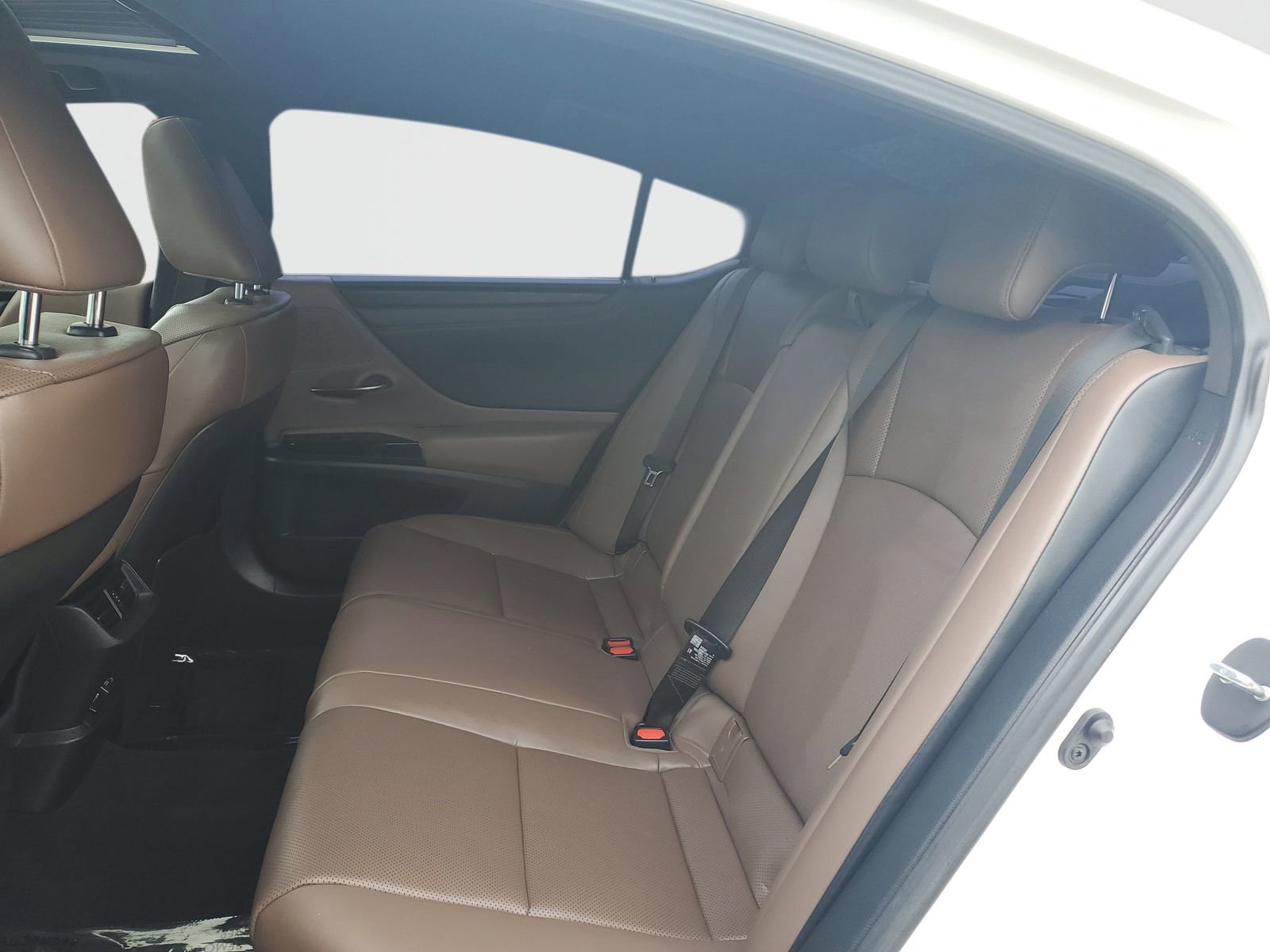 Used 2024 Lexus ES 300h w/ Premium Package FWD image 12