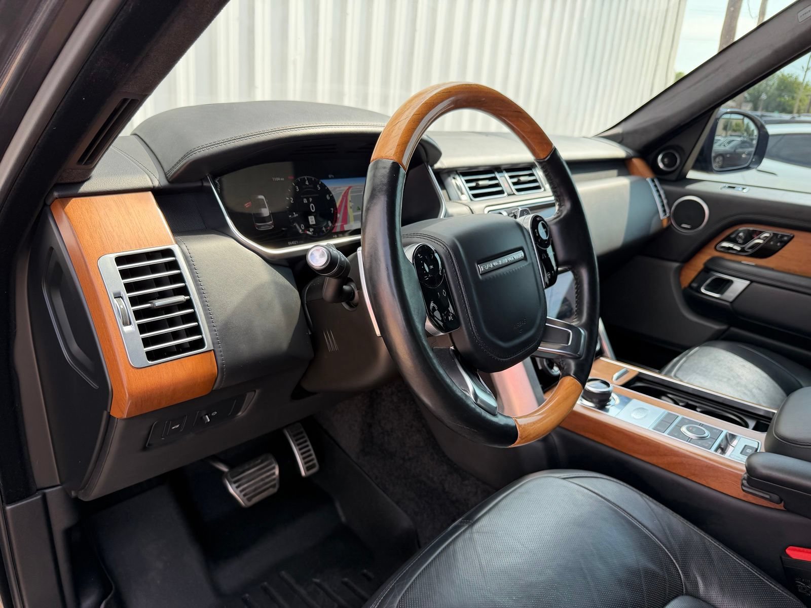 Used 2018 Land Rover Range Rover Autobiography AWD/4WD image 18