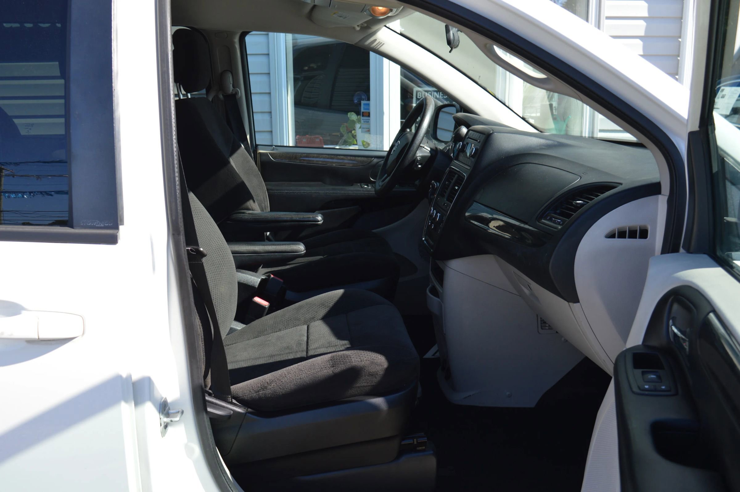 Used 2013 Dodge Grand Caravan SE image 22