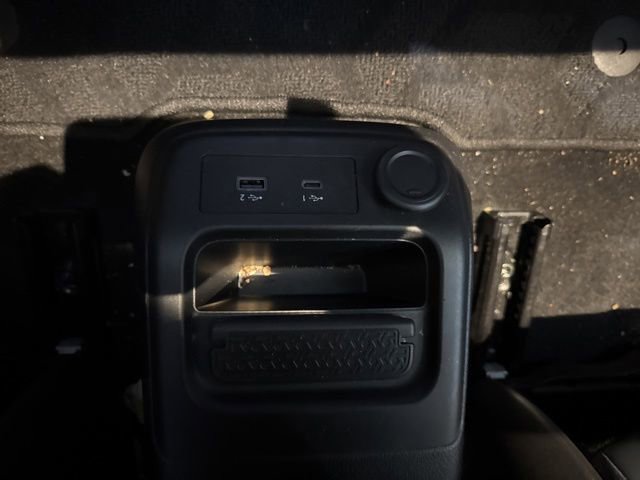 Used 2024 Nissan Ariya AWD image 19