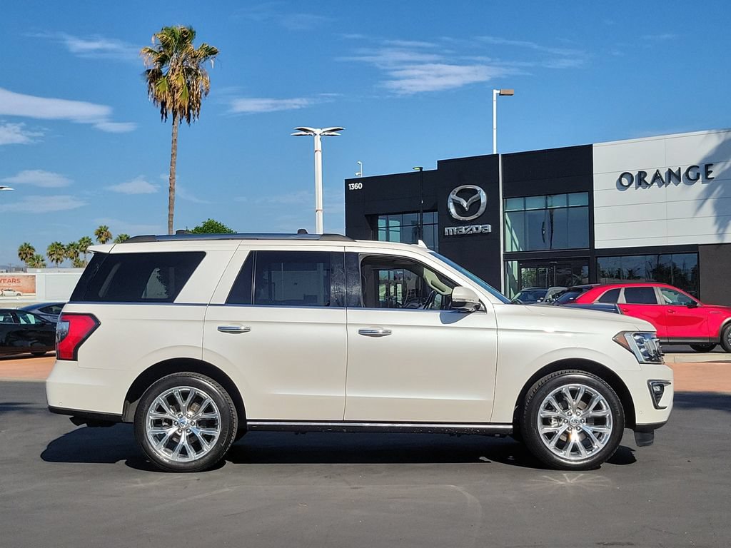 Used 2019 Ford Expedition Limited w/ Equipment Group 302A AWD/4WD image 38