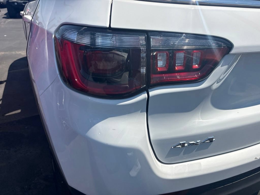 Used 2023 Jeep Compass Latitude w/ Sun and Sound Group AWD/4WD image 30