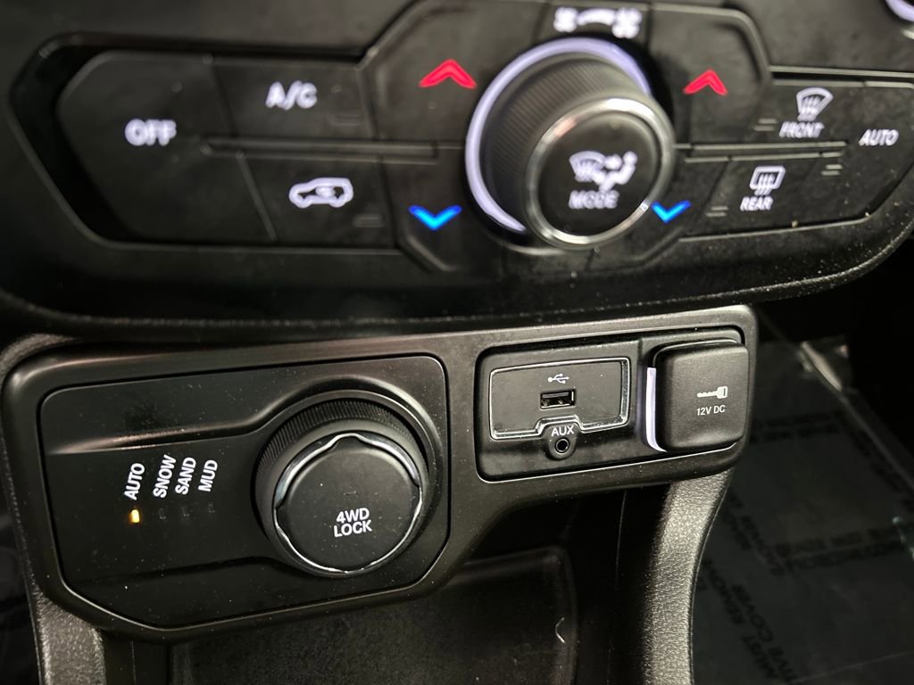 Used 2020 Jeep Renegade Limited w/ Safety and Security Group image 16