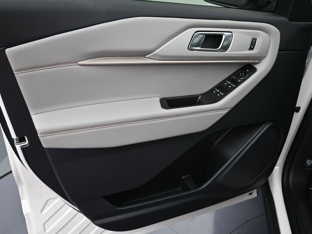 New 2026 Ford Explorer Active w/ Active Comfort Package image 11