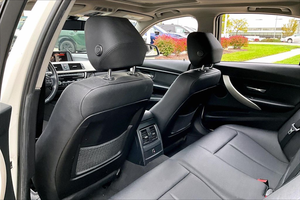 Used 2016 BMW 320i xDrive Sedan AWD/4WD image 31