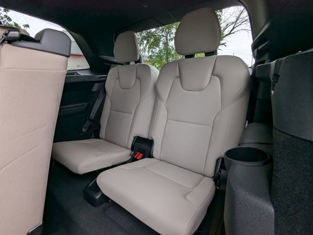 New 2025 Volvo XC90 T8 Plus w/ Protection Package Premier image 17