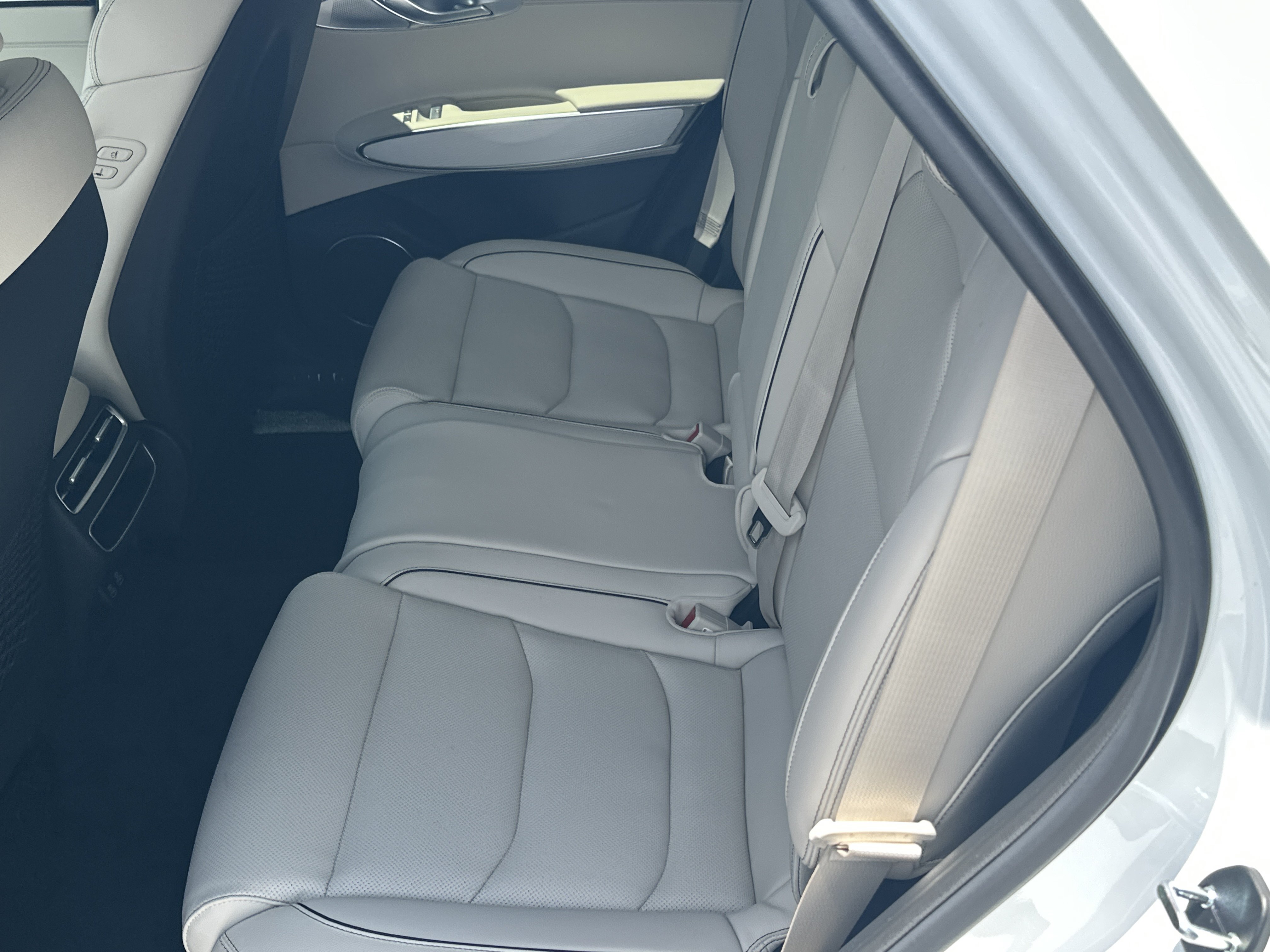 Certified 2026 Genesis GV70 2.5T Advanced AWD/4WD image 14