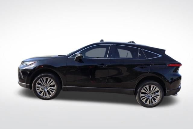 Used 2022 Toyota Venza XLE AWD/4WD image 7