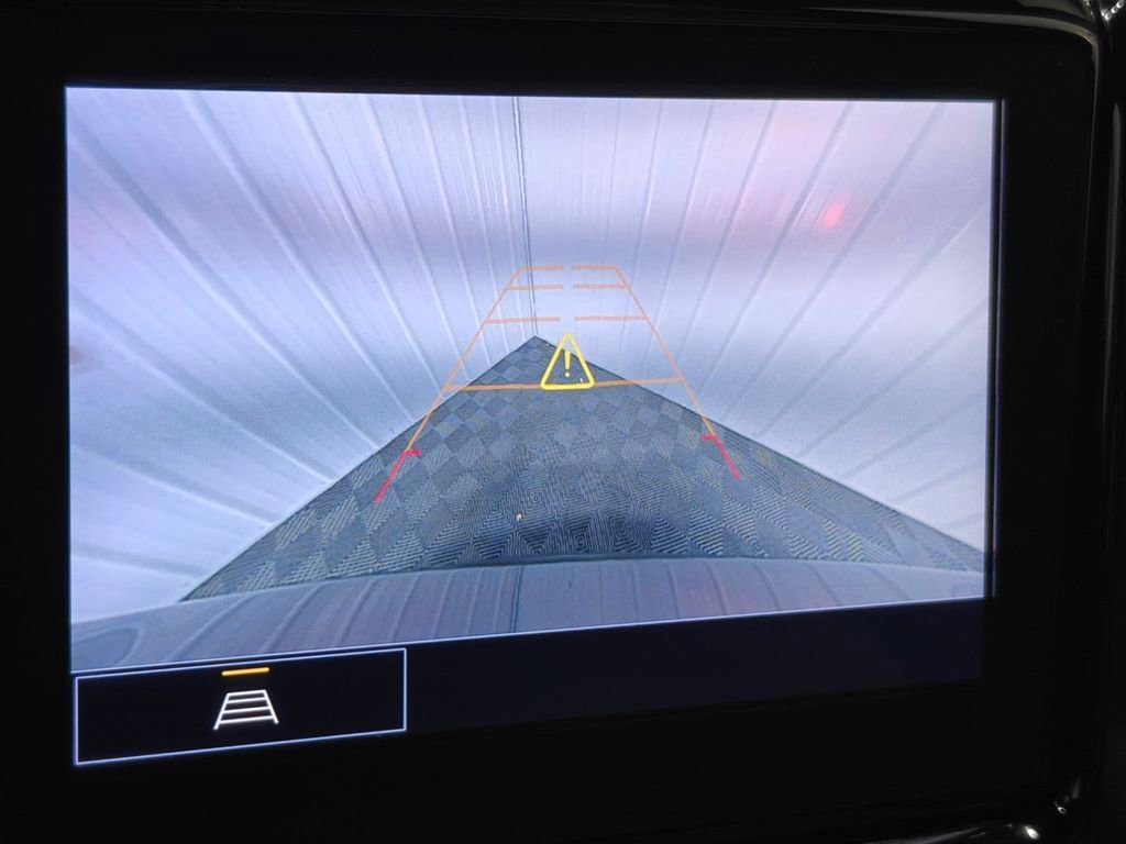 Used 2022 Chevrolet Traverse LT image 7