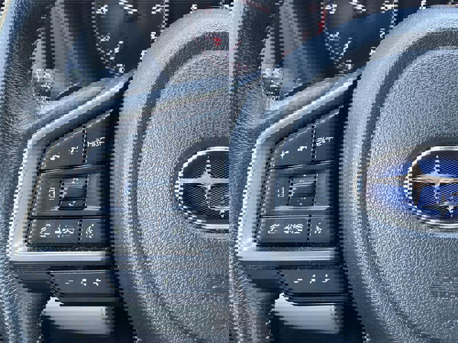 Used 2023 Subaru Ascent Limited image 29