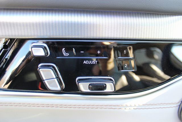 Used 2023 Jeep Grand Wagoneer L Series II w/ Premium Group II image 12