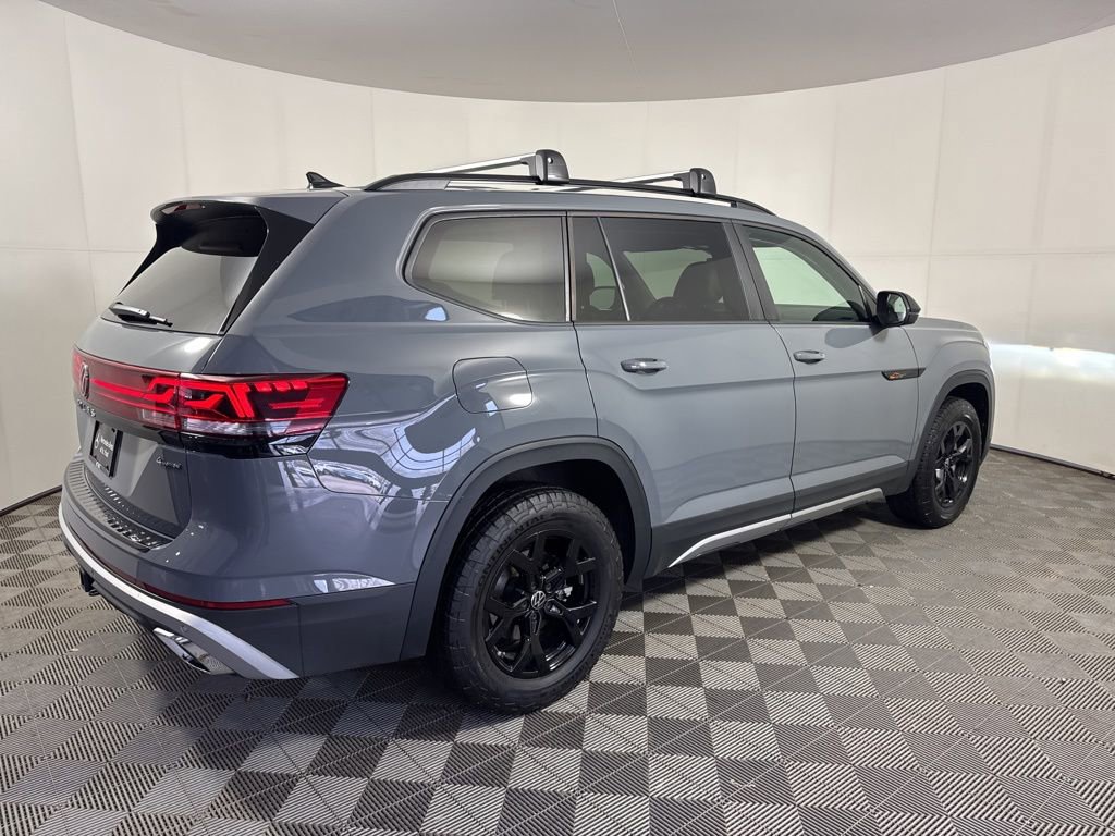 Used 2024 Volkswagen Atlas Peak Edition SEL image 5