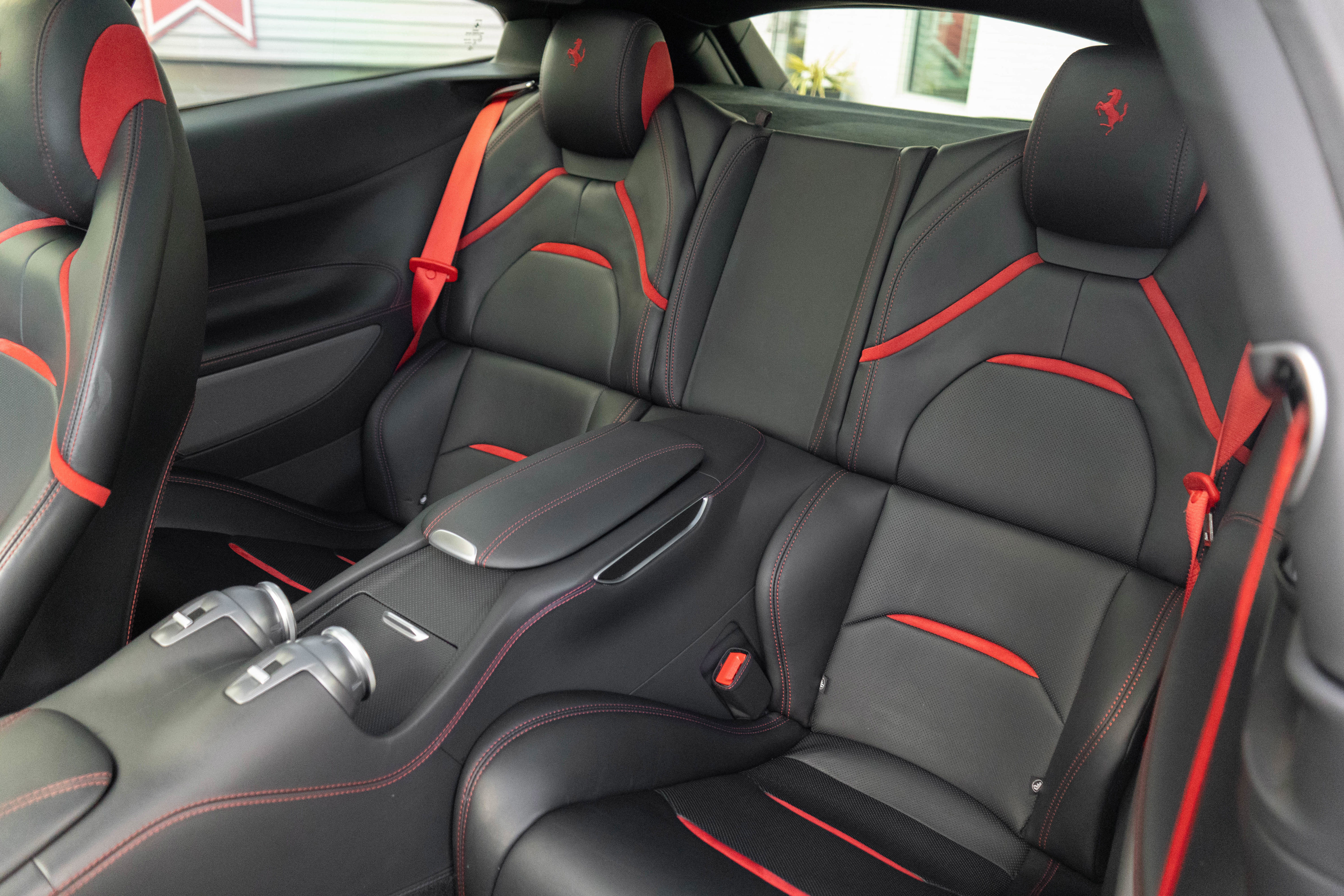 Used 2018 Ferrari GTC4Lusso T RWD image 18