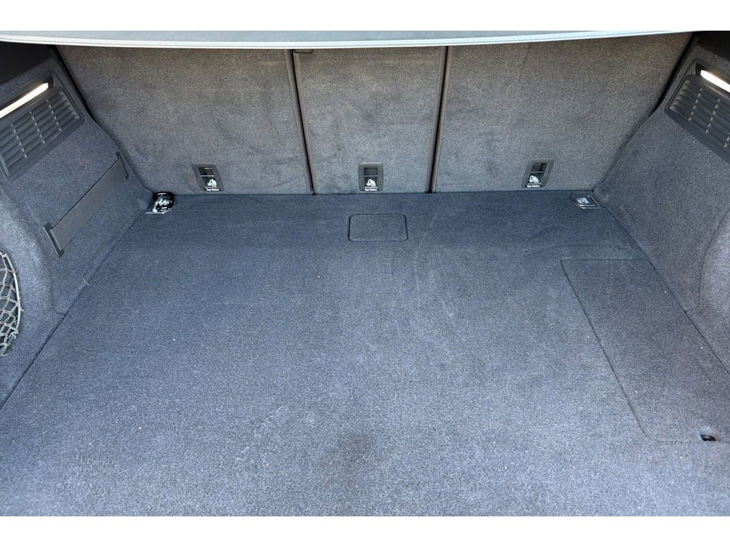 Used 2020 Audi Q5 e Premium Plus w/ Premium Plus Package image 17