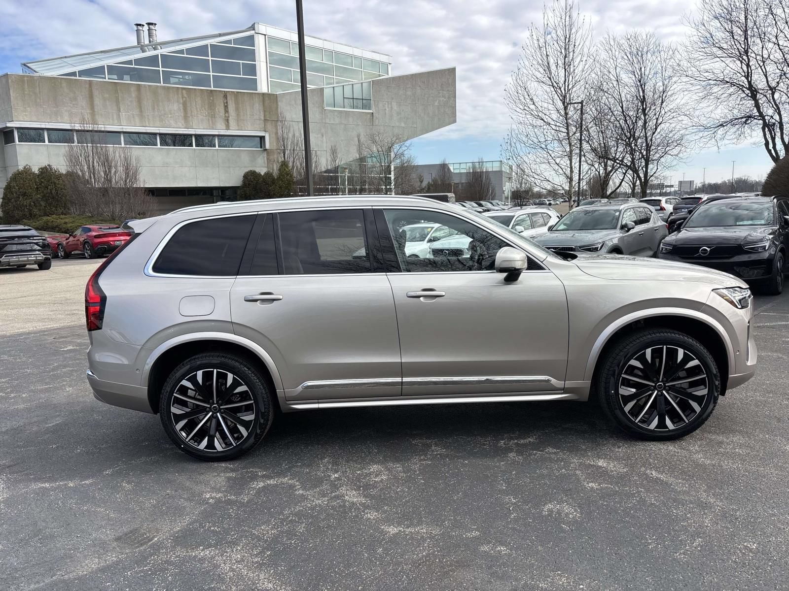 New 2026 Volvo XC90 B6 Plus w/ Protection Package Premier AWD/4WD image 8