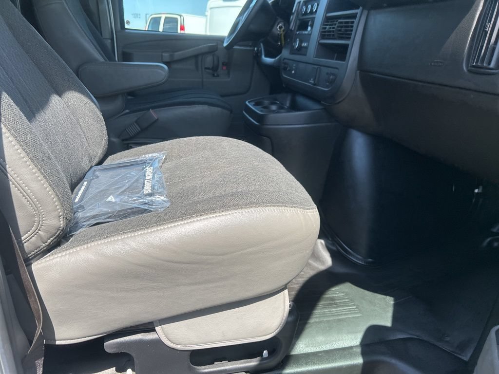Used 2024 GMC Savana 2500 w/ Driver Convenience Package RWD image 18