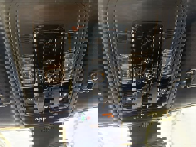 New 2026 Chevrolet Suburban Premier image 23