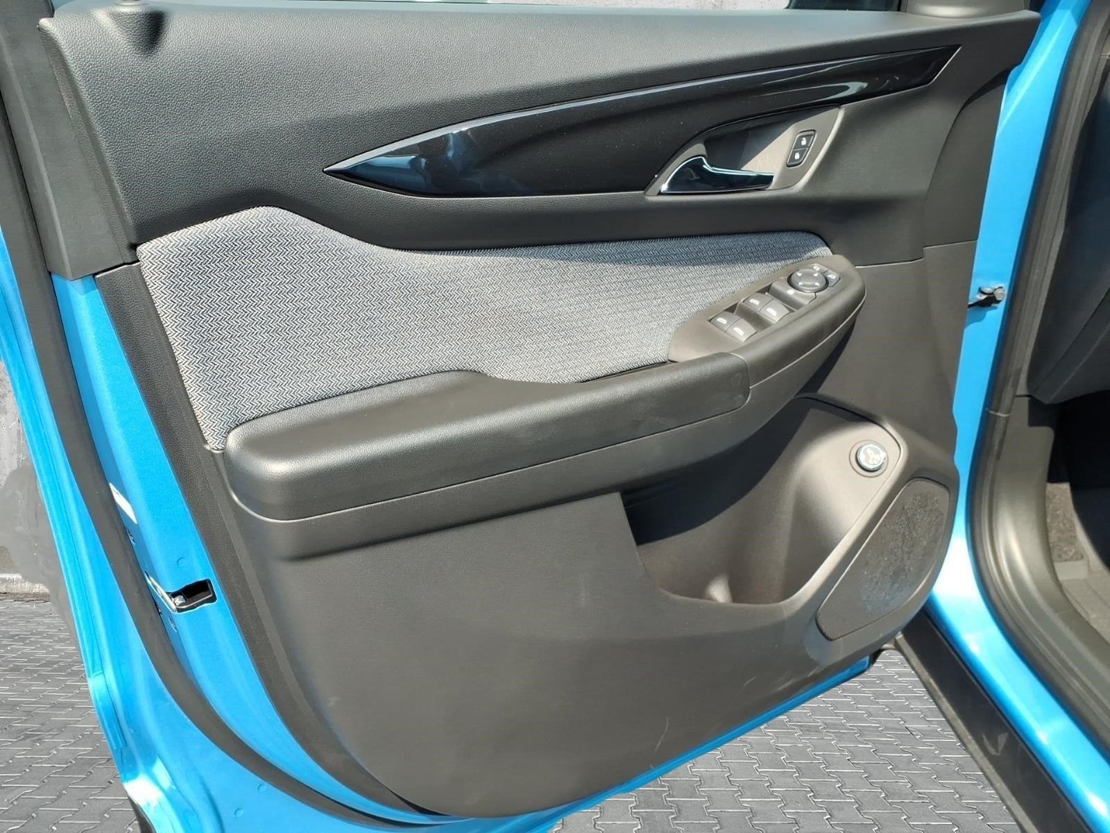 New 2026 Chevrolet TrailBlazer LT w/ Convenience Package FWD image 8