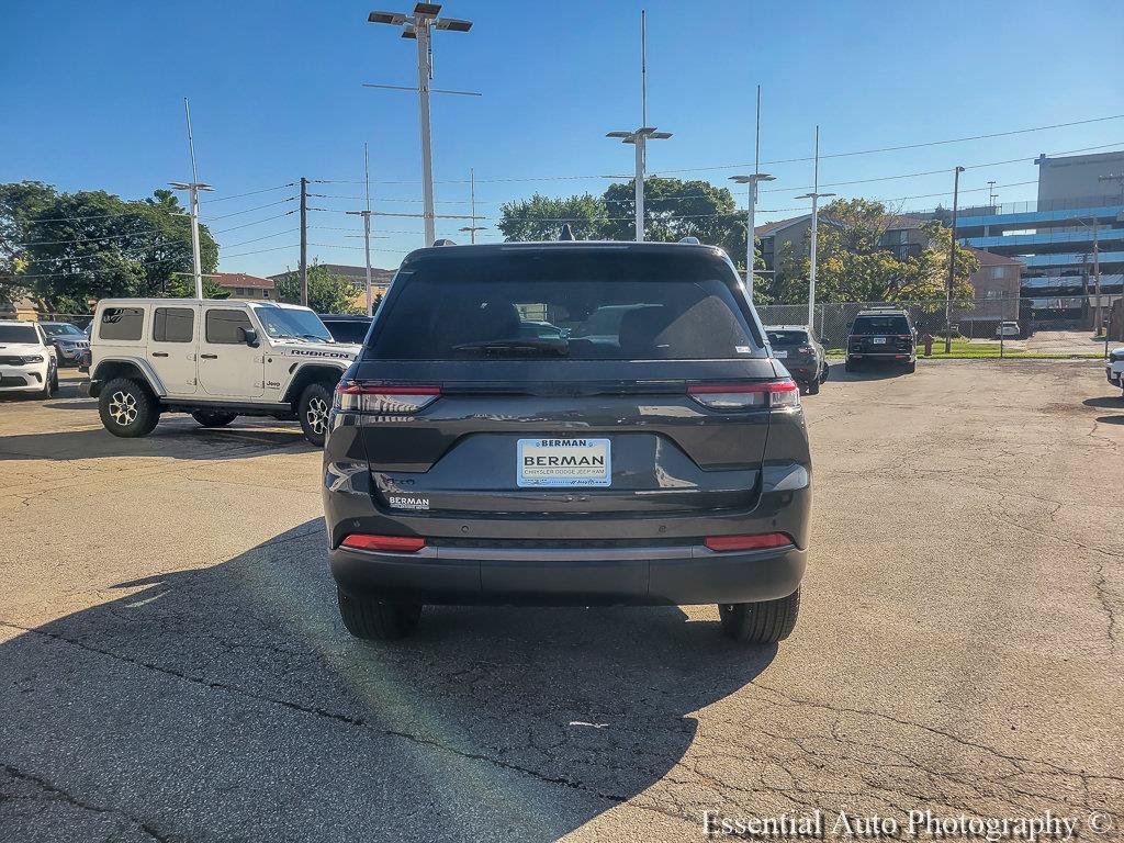 New 2026 Jeep Grand Cherokee Altitude AWD/4WD image 12