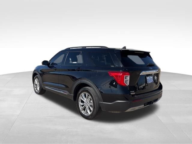 Used 2023 Ford Explorer XLT w/ Equipment Group 202A image 4