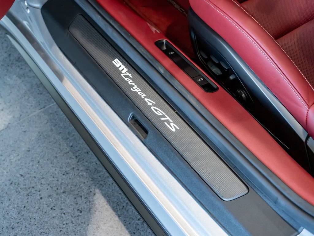 Certified 2026 Porsche 911 Targa 4 GTS AWD/4WD image 15