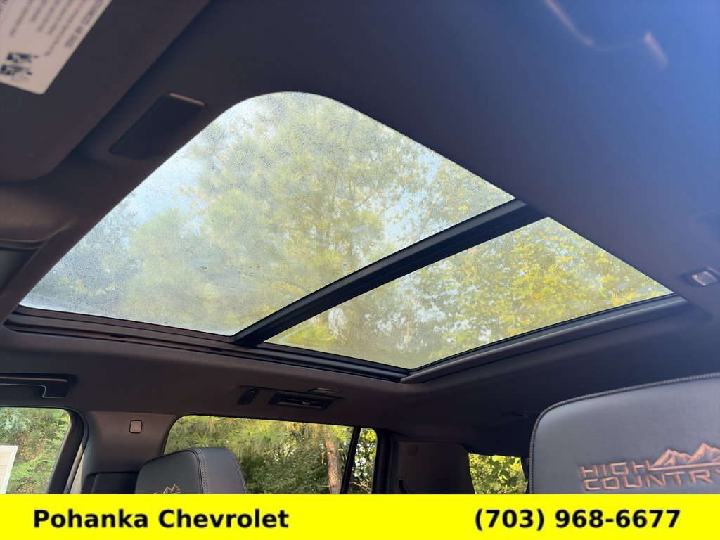 New 2026 Chevrolet Suburban High Country w/ Sun And Tow Package AWD/4WD image 20
