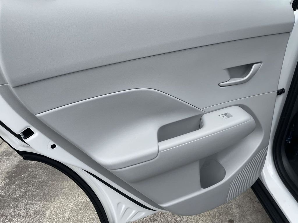 New 2026 Hyundai Kona SE FWD image 11