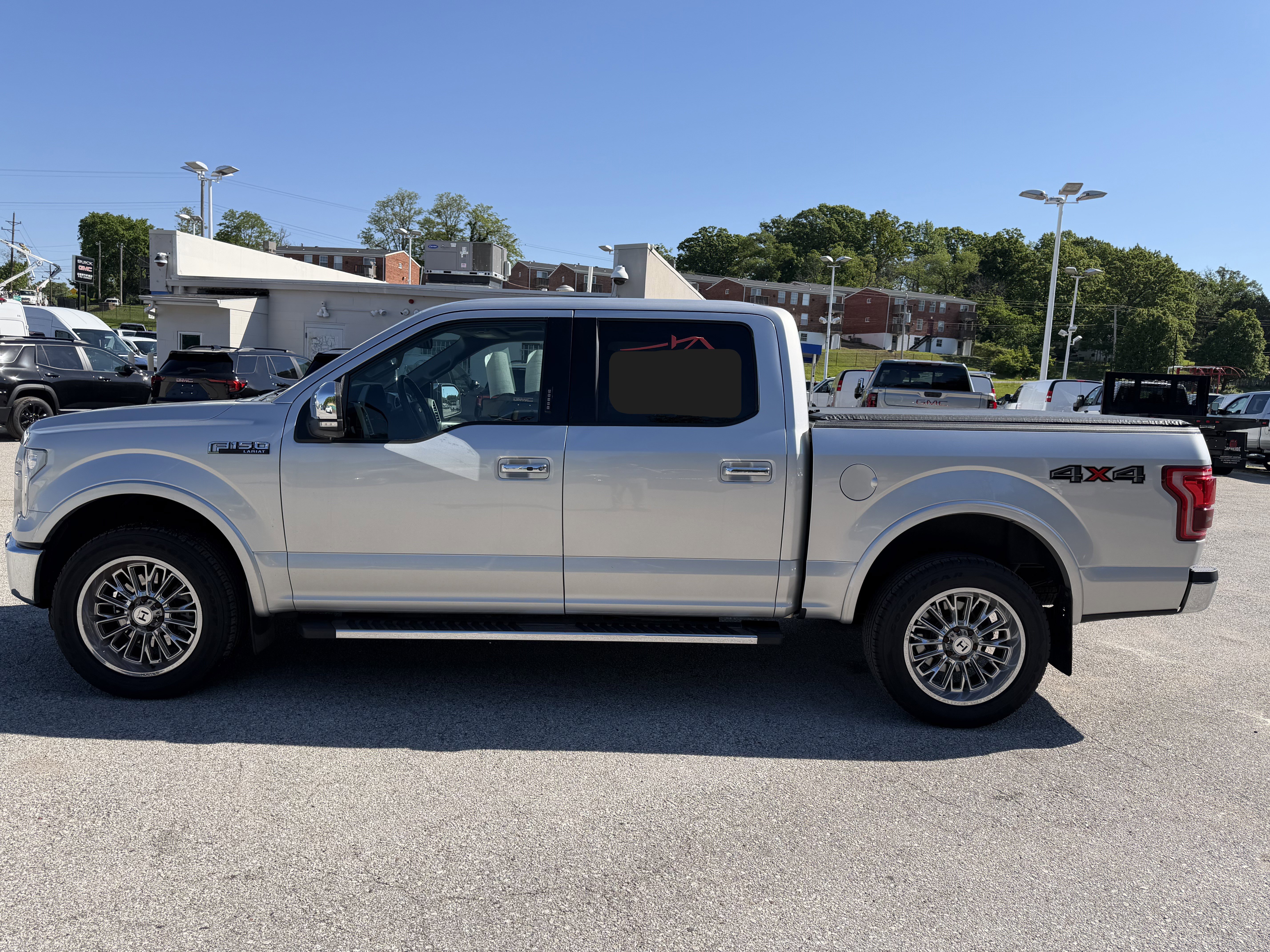 Used 2015 Ford F150 Lariat w/ Equipment Group 502A Luxury AWD/4WD image 4