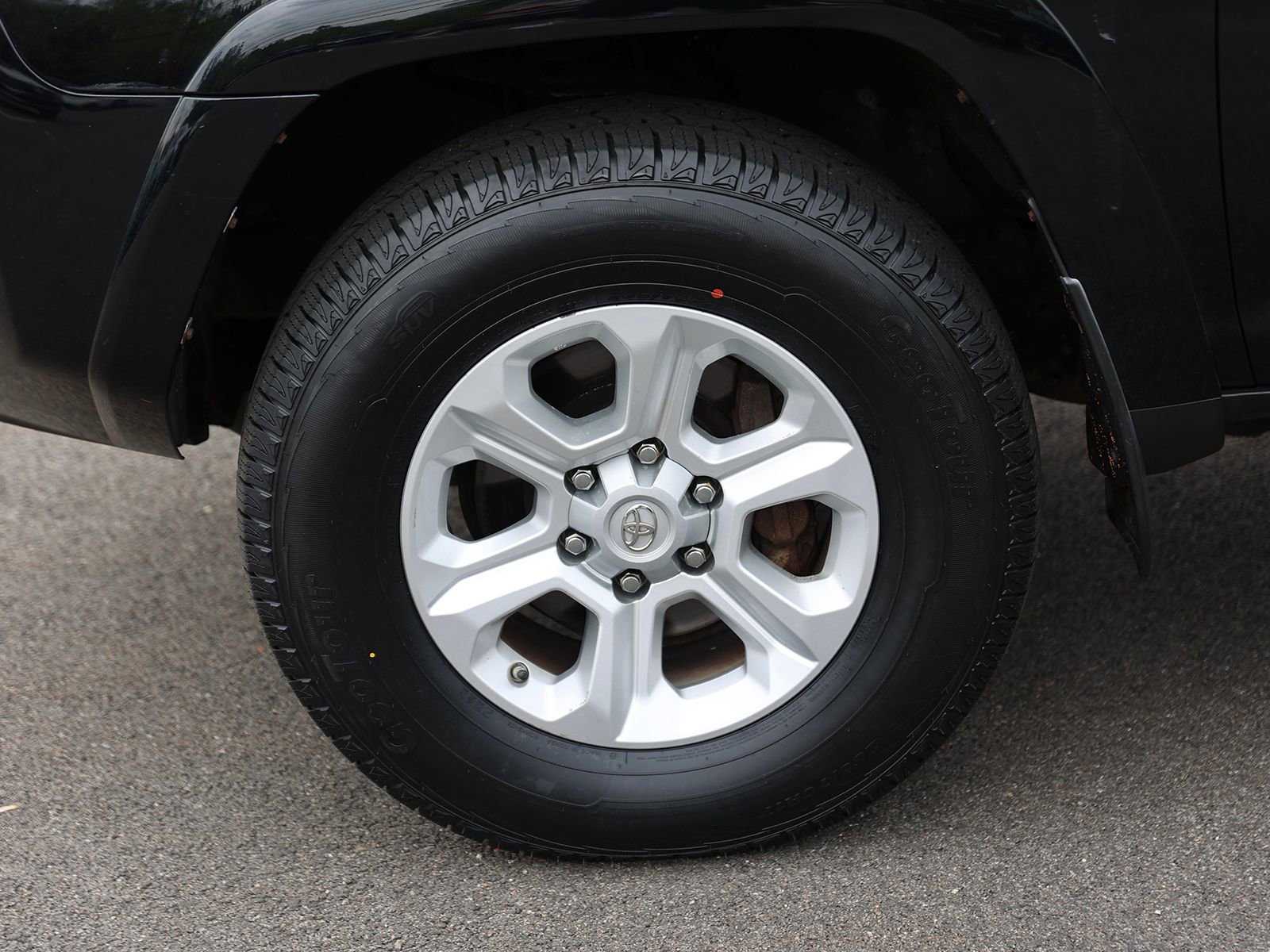 Used 2016 Toyota 4Runner SR5 AWD/4WD image 11