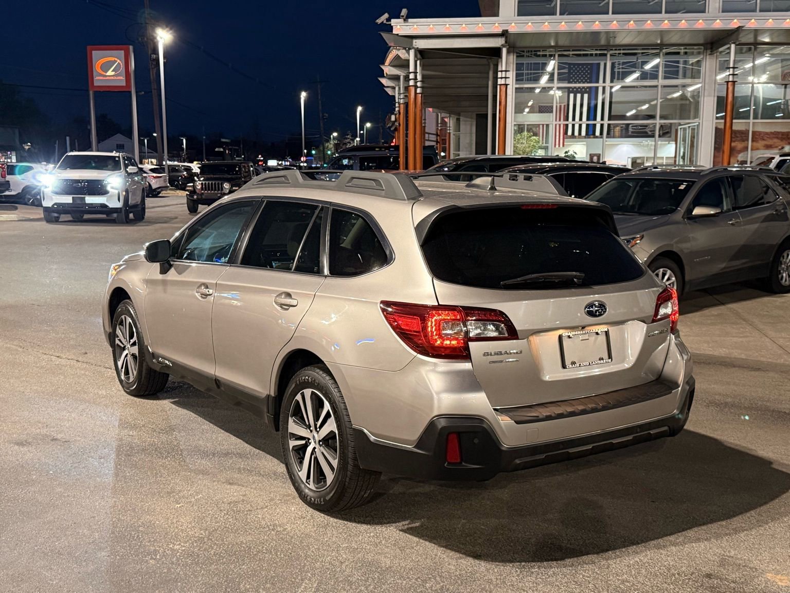 Used 2018 Subaru Outback 2.5i Limited image 3