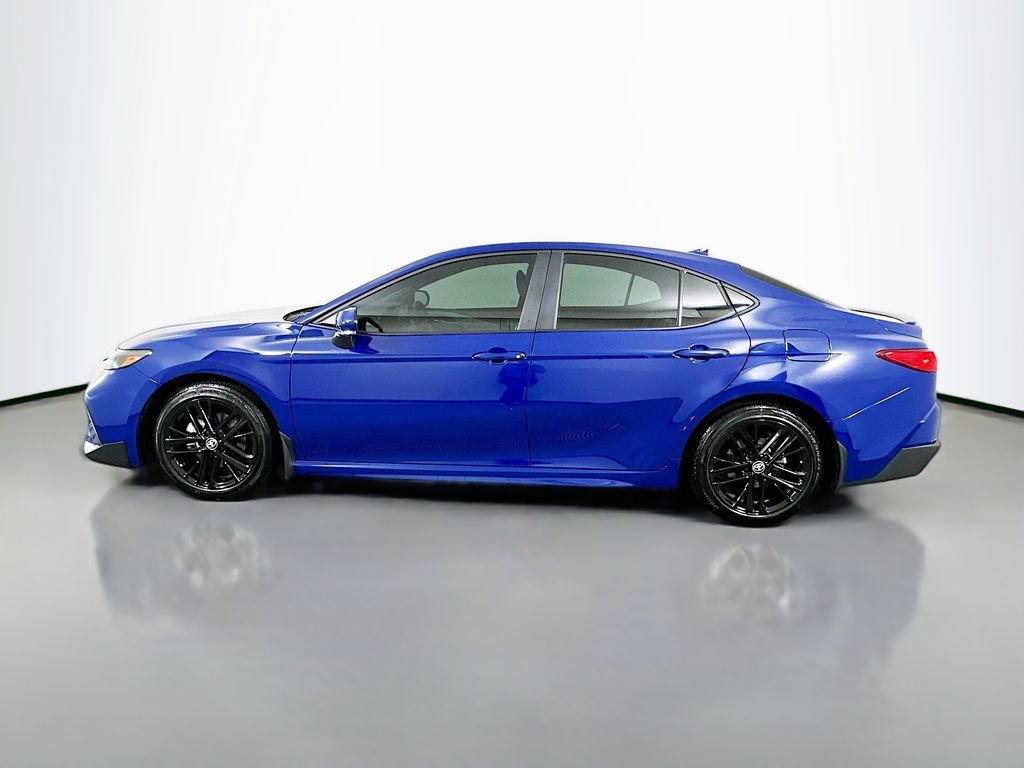 Used 2025 Toyota Camry SE w/ Convenience Package image 8