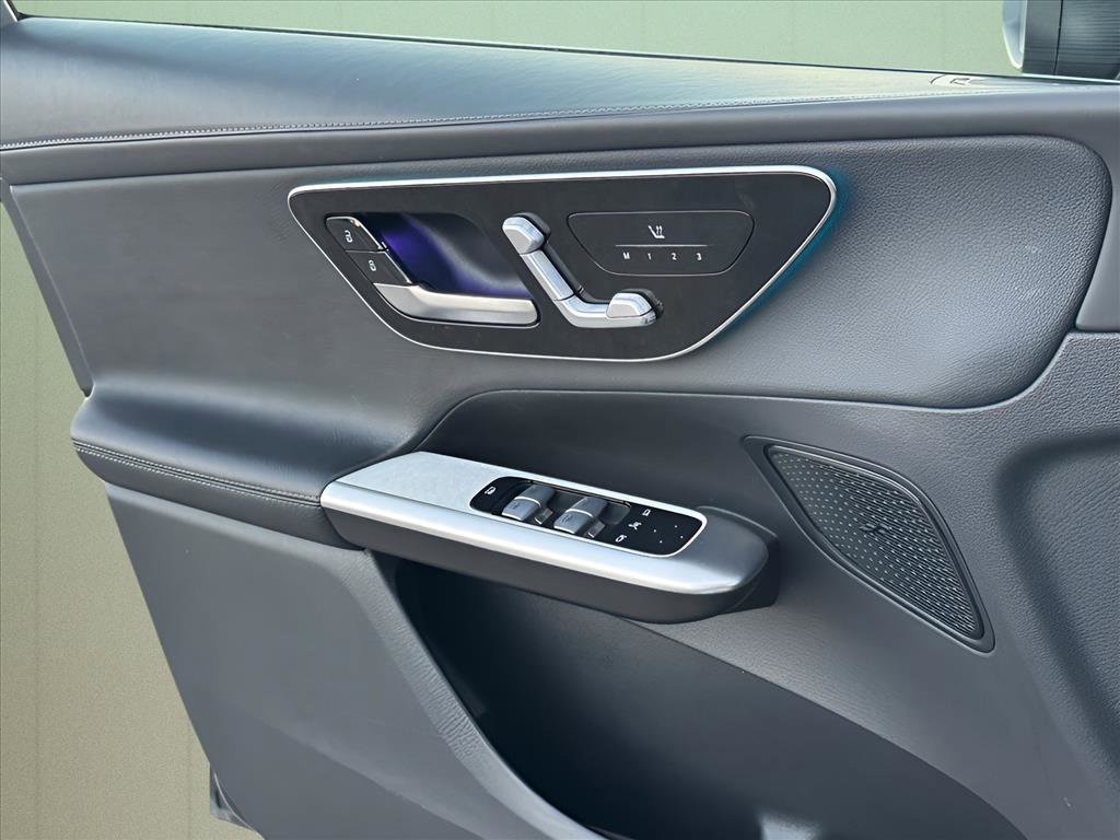 Used 2024 Mercedes-Benz GLC 300 4MATIC image 19