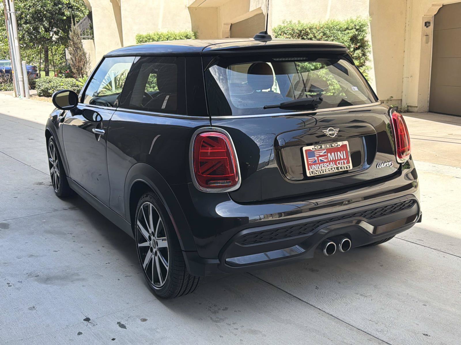Used 2024 MINI Cooper S w/ Signature Upholstery Package FWD image 4